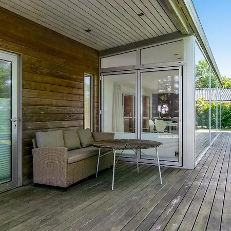 Vakantiehuis Three-bedroom In *