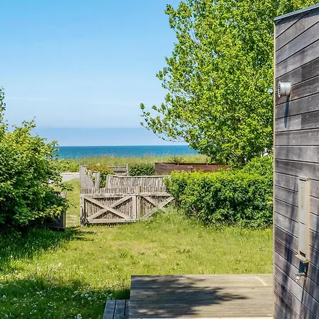 Three-bedroom In Dronningmølle