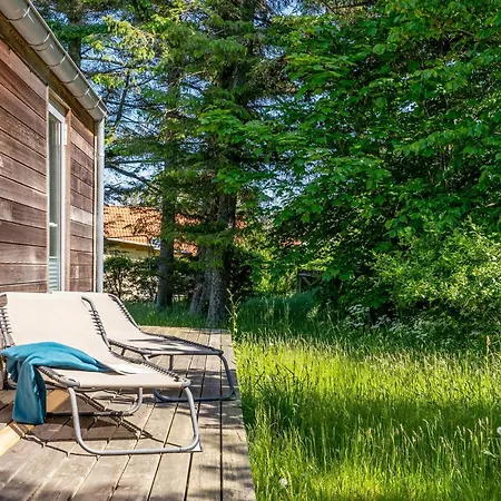 Three-bedroom In Vakantiehuis Dronningmølle