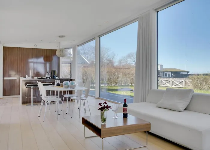 Three-bedroom In * Dronningmølle