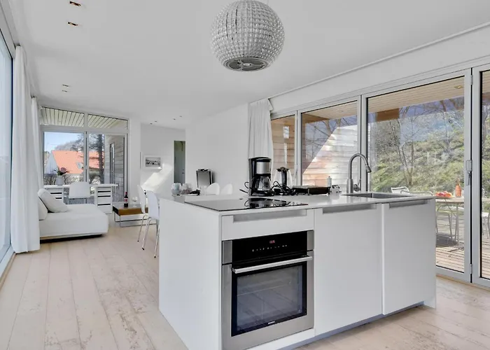Three-bedroom In Dronningmølle