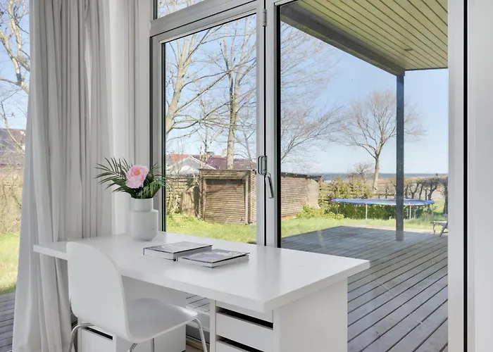 Three-bedroom In Dronningmølle