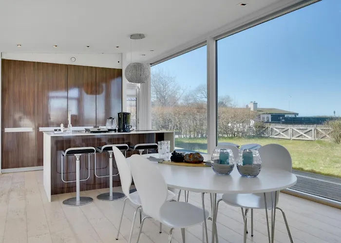 Three-bedroom In * Dronningmølle